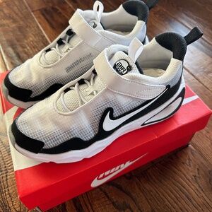 Nike Air Max Nova White/Black/Wolf Grey